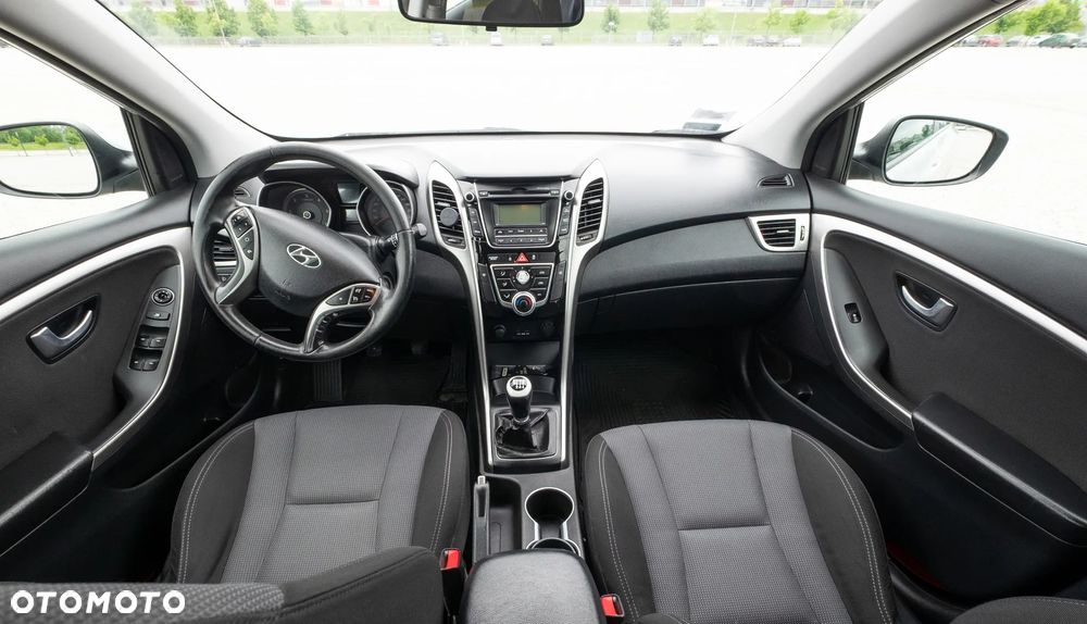 Hyundai i30 blue 1.6 CRDi YES Silver - 12