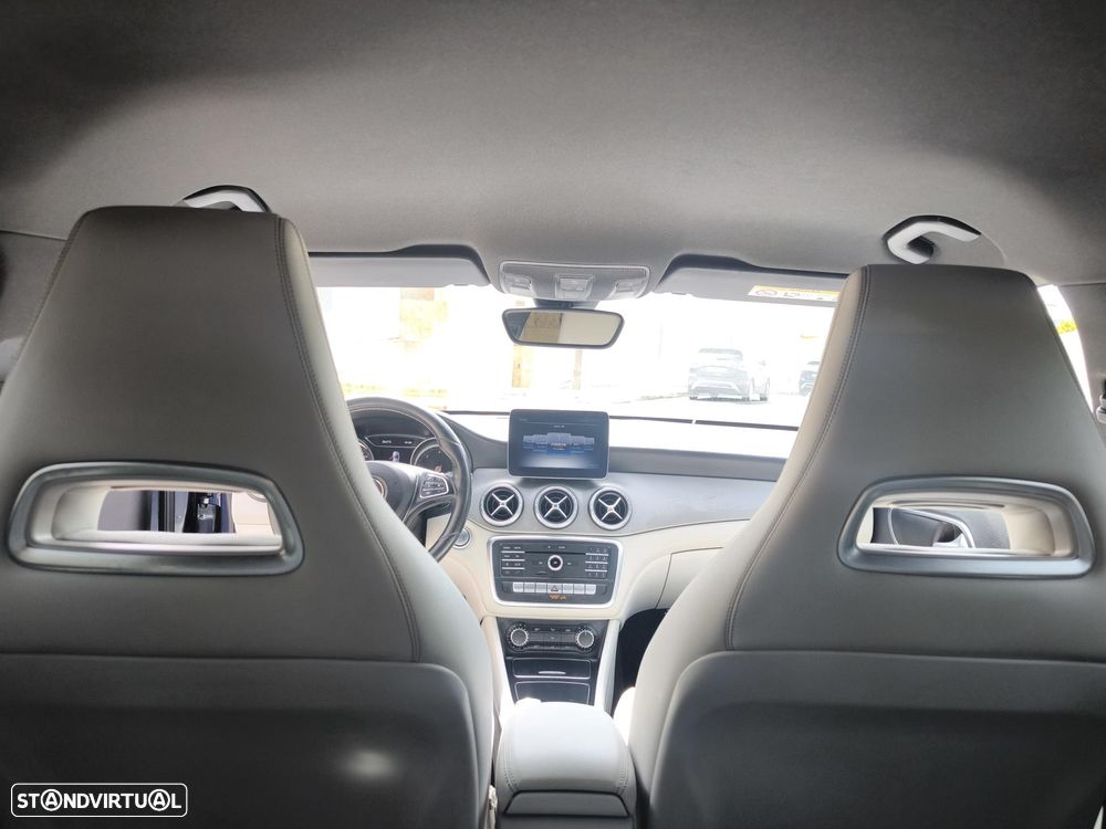 Mercedes-Benz CLA 180 d Shooting Brake Urban Aut. - 12