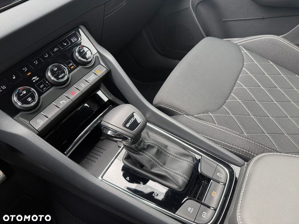 Skoda Karoq 1.5 TSI ACT Sportline DSG - 22