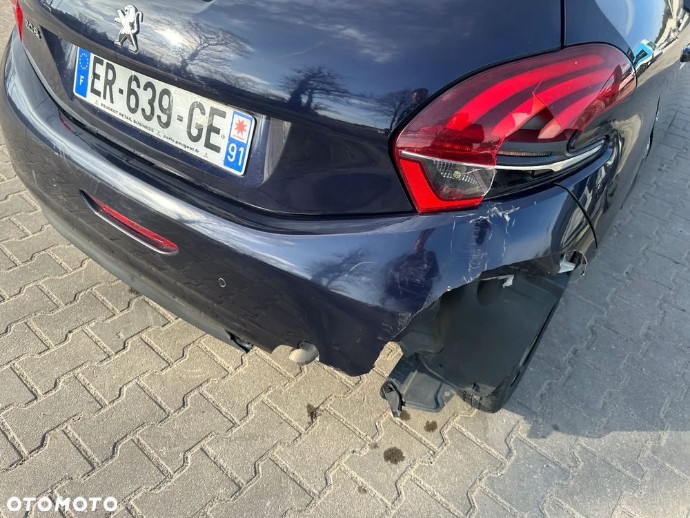 Peugeot 208 - 26