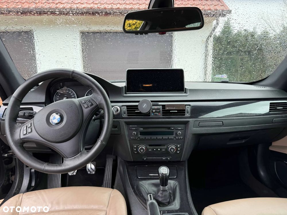 BMW Seria 3 320i - 9