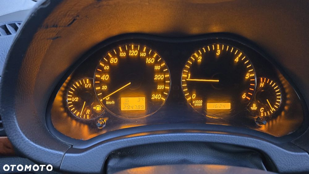 Toyota Avensis 2.0 D-4D Prestige - 19