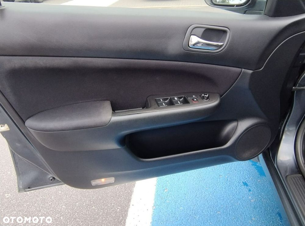 Honda Accord 2.0 Comfort - 9