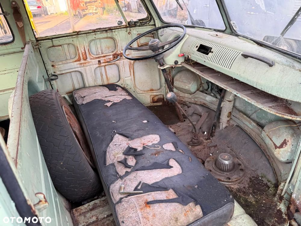 Volkswagen Transporter - 12