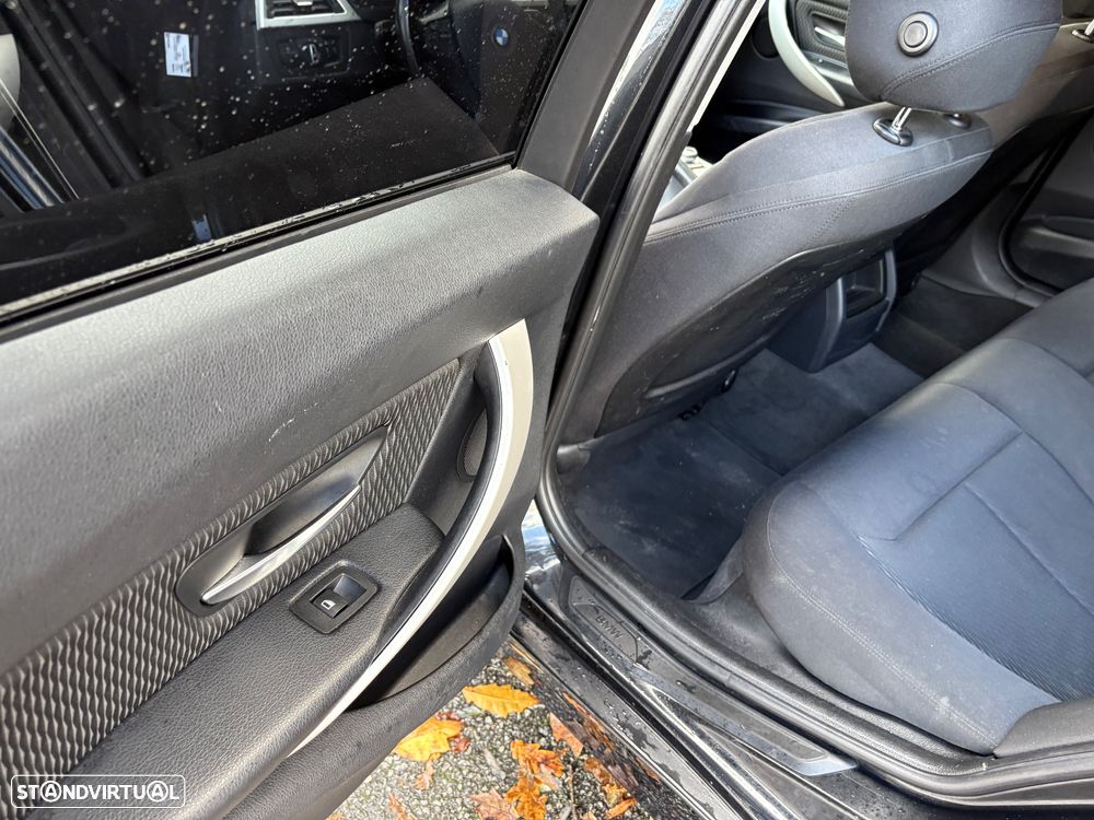 BMW 318 d Touring Edition Luxury Line Purity - 13