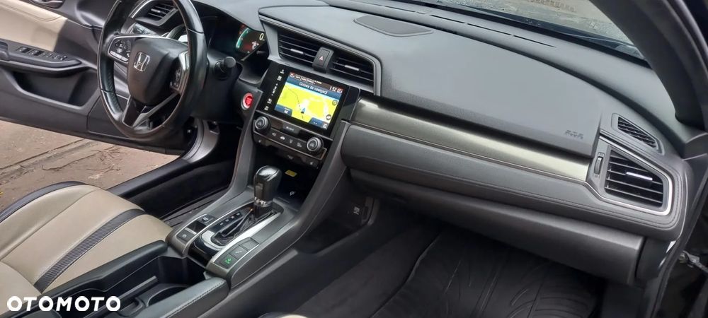 Honda Civic 1.5 i-VTEC Turbo CVT Prestige - 24