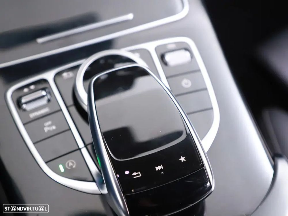 Mercedes-Benz C 200 - 11