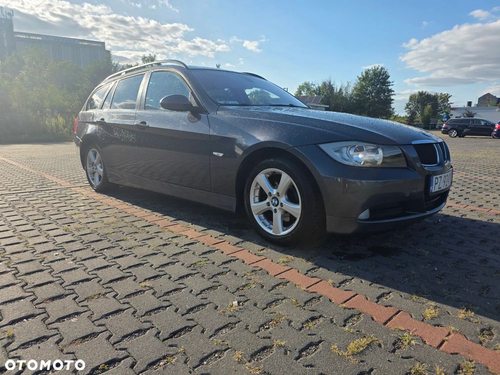BMW Seria 3 318i - 4