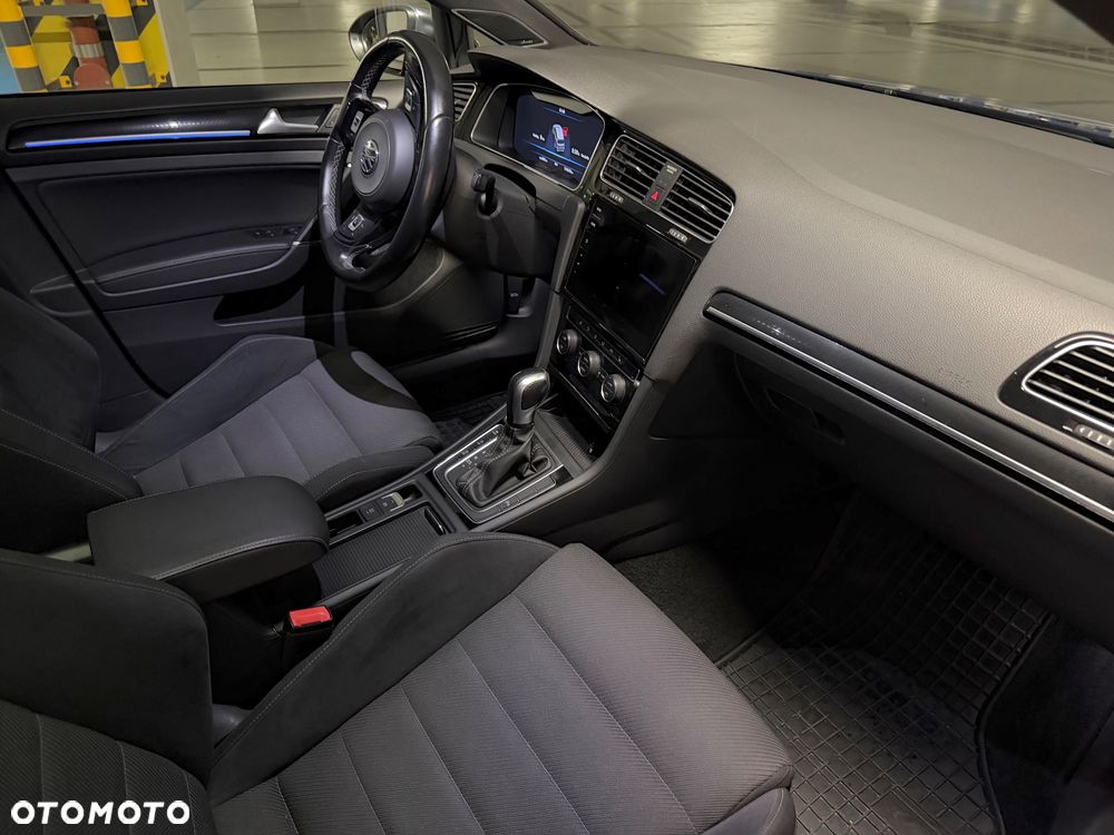 Volkswagen Golf - 17