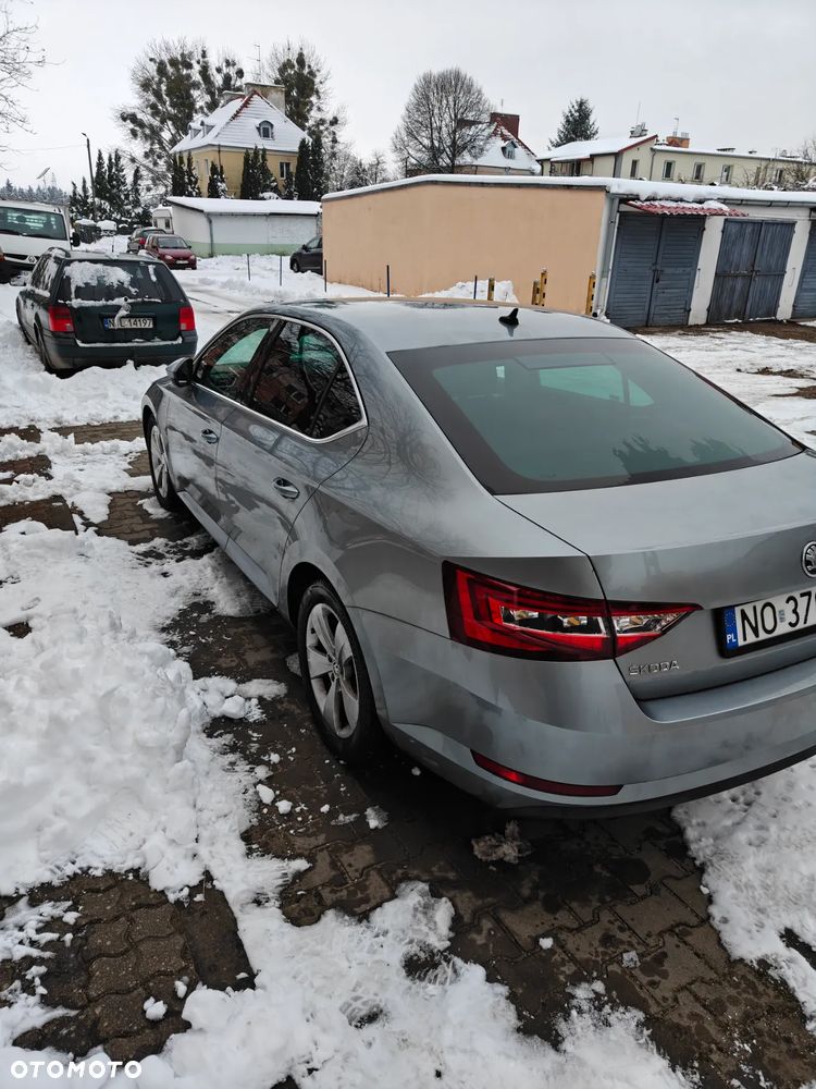 Skoda Superb 2.0 TDI L&K DSG - 4