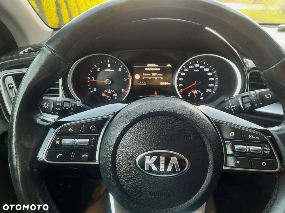 Kia Ceed 1.6 CRDi SCR L Business Line Plus - 12