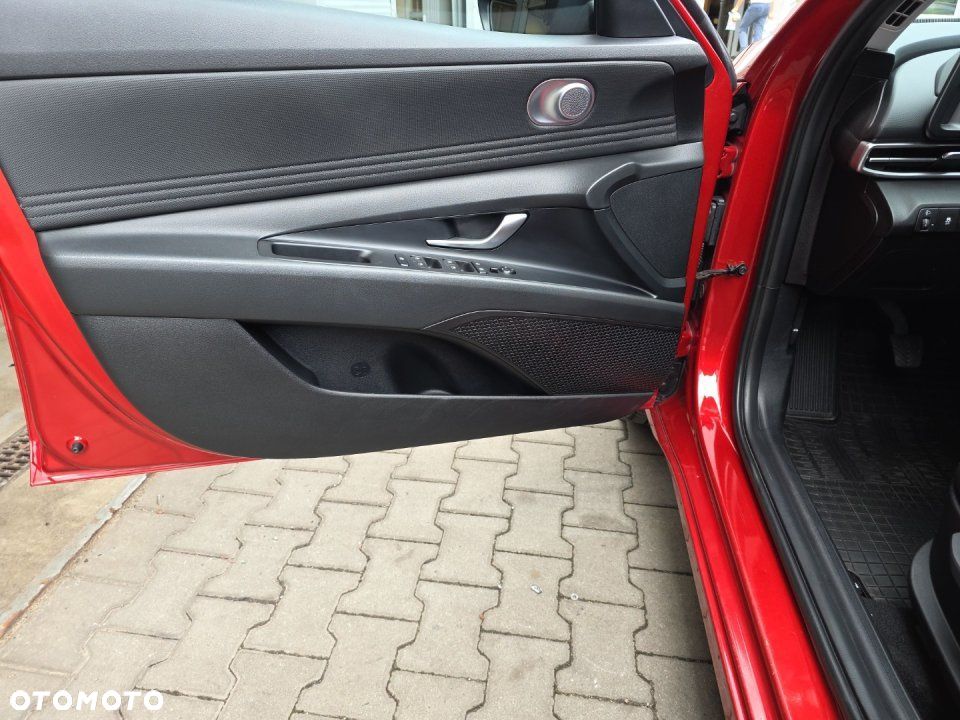 Hyundai Elantra - 11