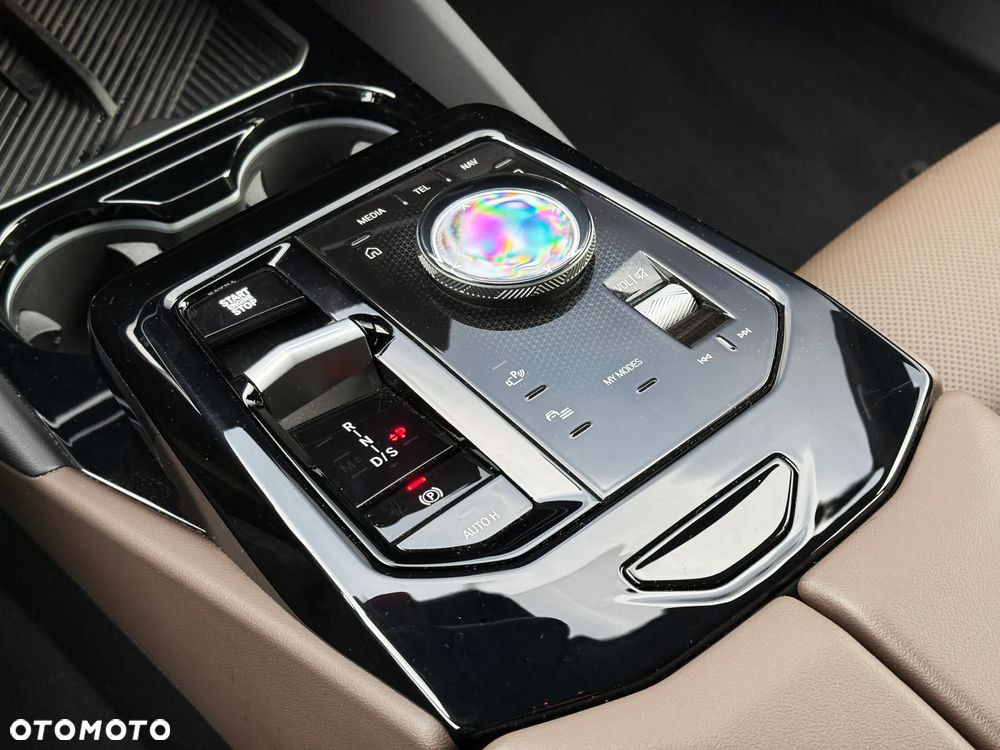 BMW Seria 5 520d - 24