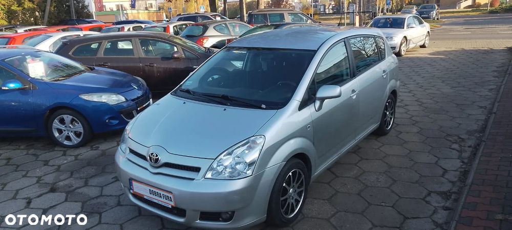 Toyota Corolla Verso 2.2 D-4D Gold + 7os - 29