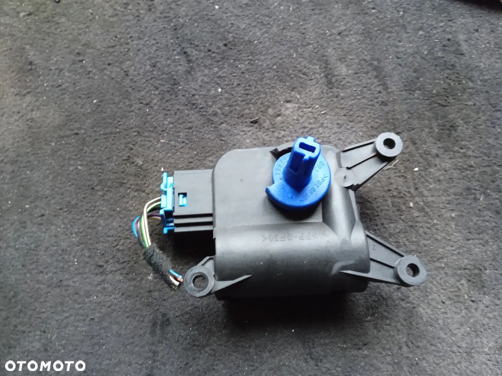 SILNICZEK NAGRZEWNICY AUDI A4 B6 B7 8E1820511D - 1