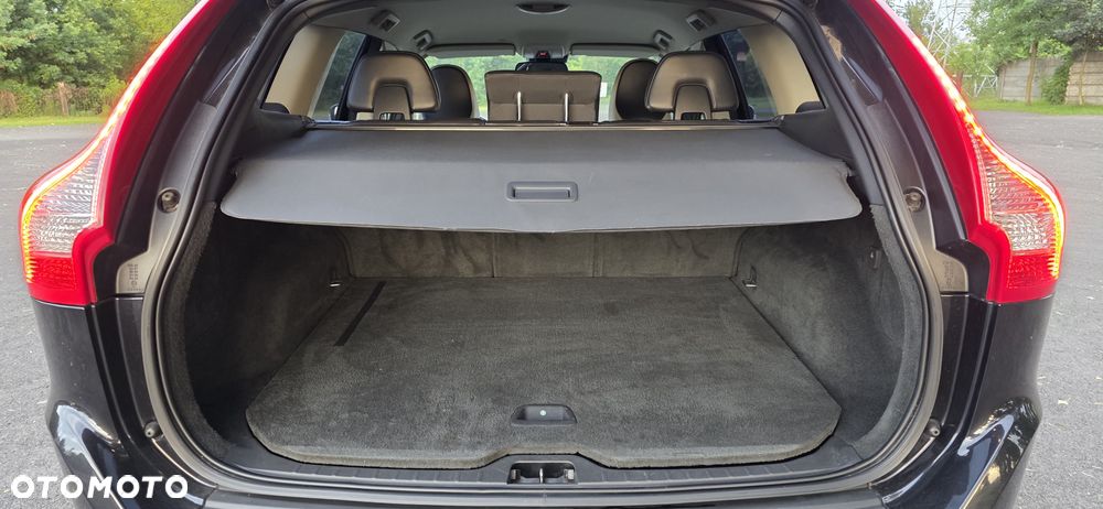 Volvo XC 60 D4 RDesign - 12