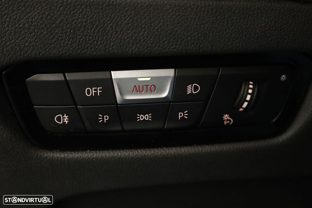 BMW 330 e Edição Desportiva M Auto - 20
