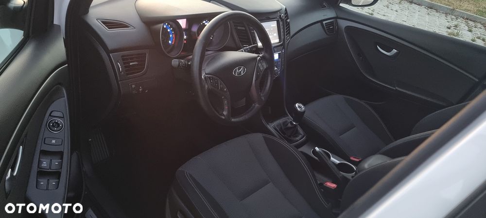 Hyundai i30 blue 1.6 GDI YES Gold - 16