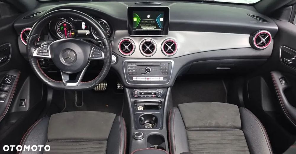 Mercedes-Benz CLA 250 4Matic 7G-DCT AMG Line - 11