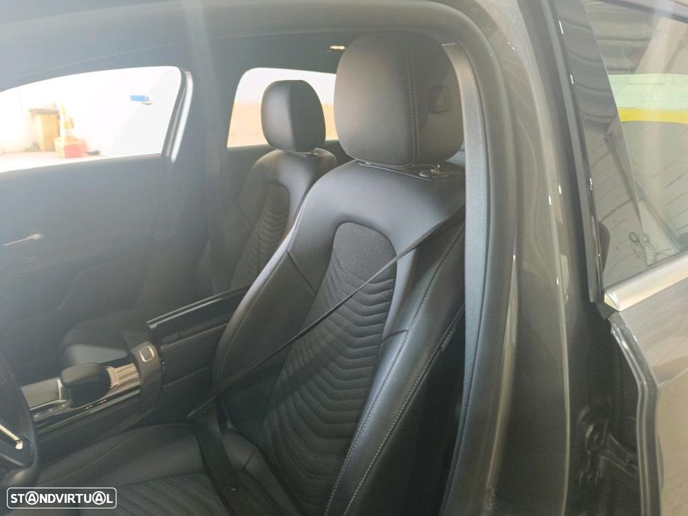 Mercedes-Benz A 250 e Style Plus - 5