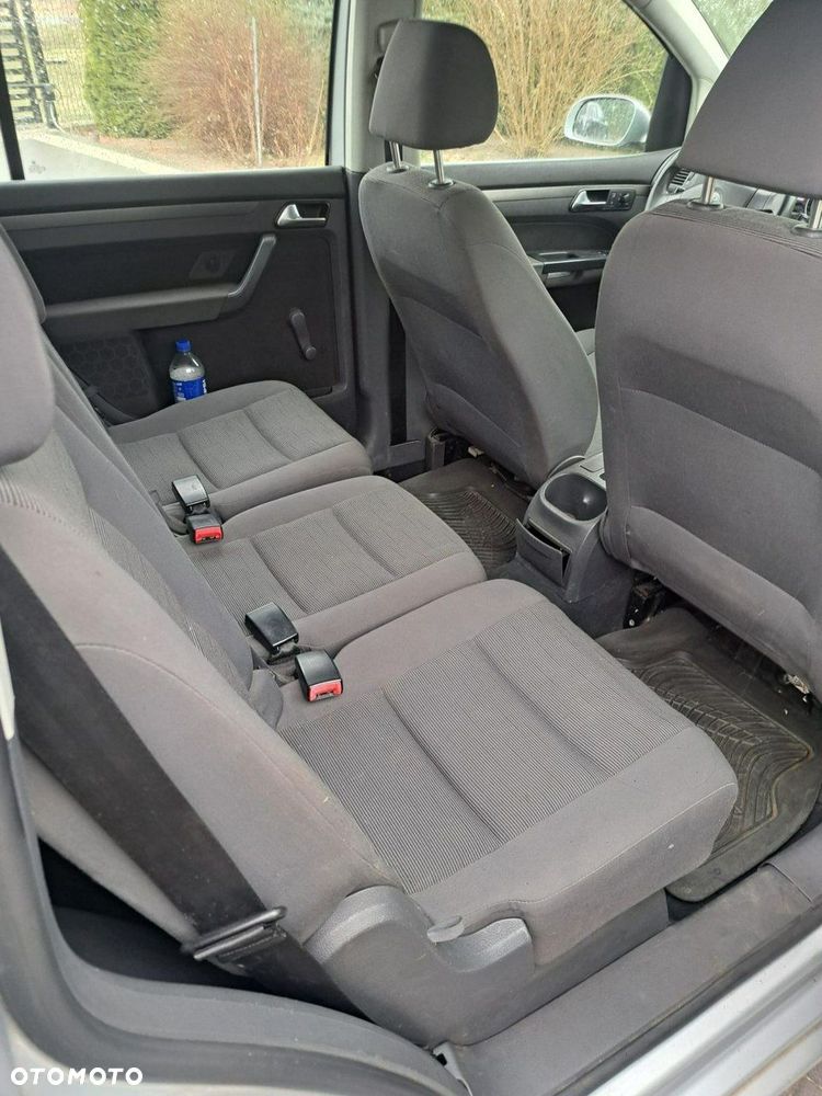 Volkswagen Touran - 18