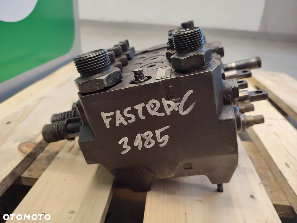 Rozdzielacz hydrauliczny JCB Fastrac 3185 (1525503681) - 6
