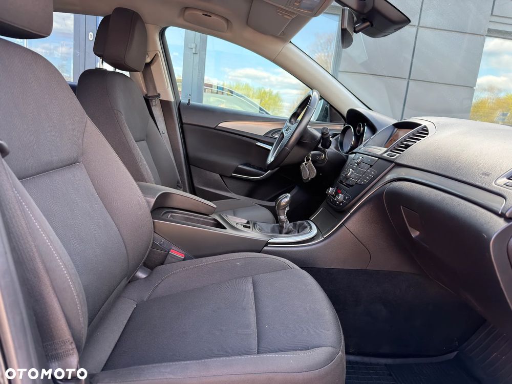 Opel Insignia 1.8 - 24