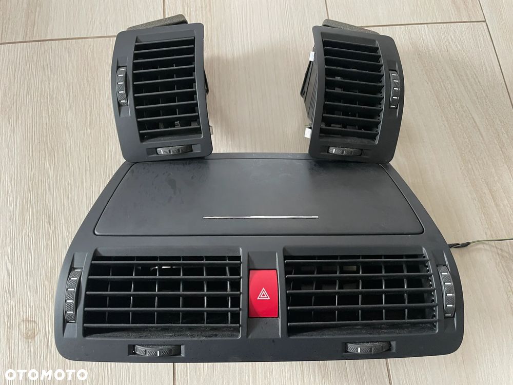 SKODA OCTAVIA II LISTWY DEKORY RAMKA KONSOLI KRATKI NAWIEWU Europa - 5