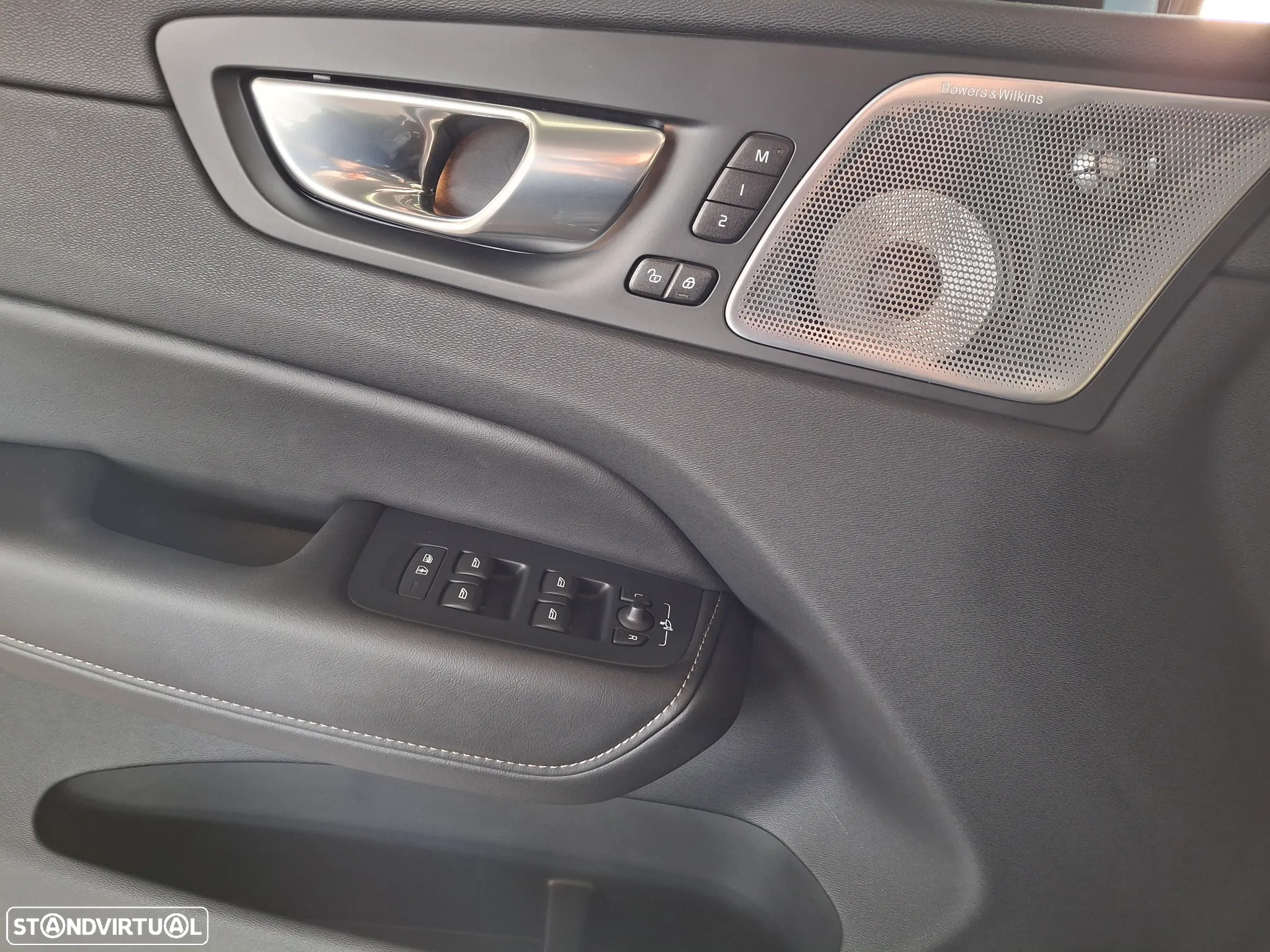 Volvo XC 60 2.0 T8 PHEV Ultra Dark AWD - 12