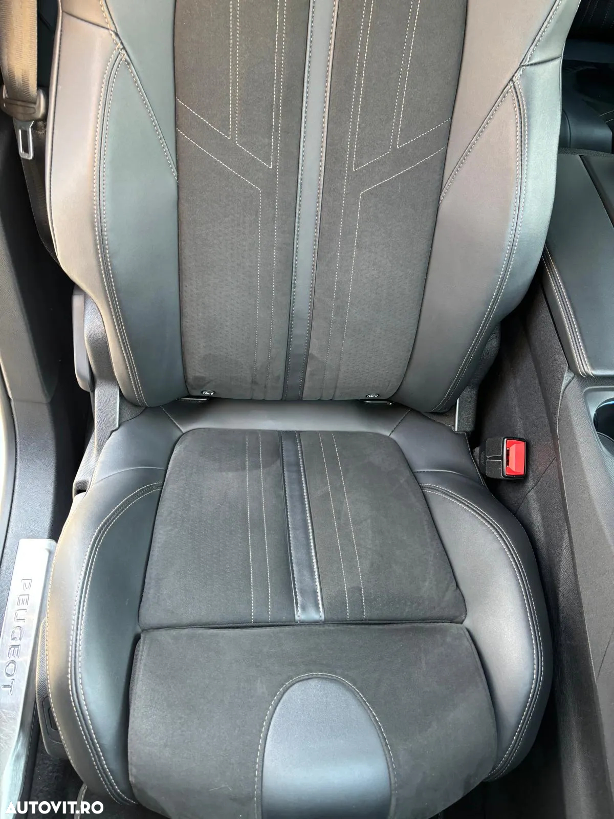 Peugeot 3008 1.6 PureTech Turbo S&S EAT8 GT-Line - 13