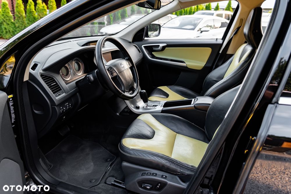 Volvo XC 60 D5 AWD - 18