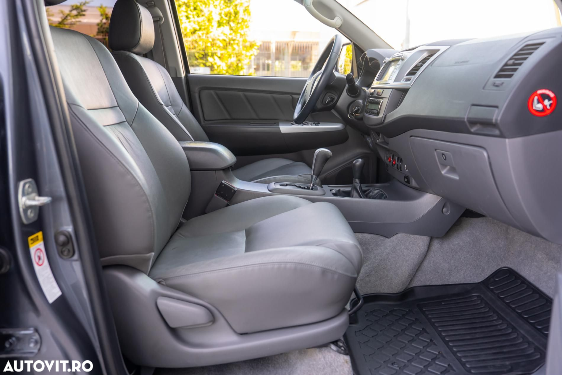 Toyota Hilux 4x4 Cabina Dubla Style+ Aut. - 18
