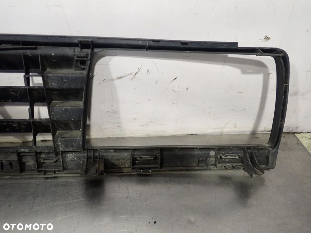 GRILL ATRAPA VOLKSWAGEN JETTA II LIFT - 8