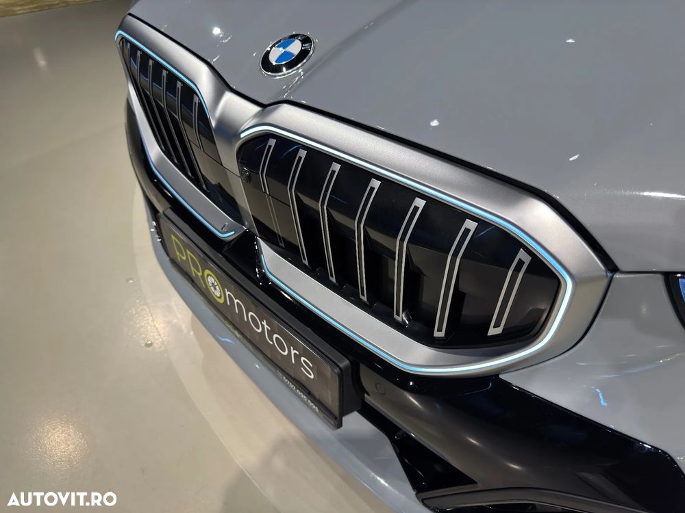 BMW Seria 5 520d xDrive Aut. - 35