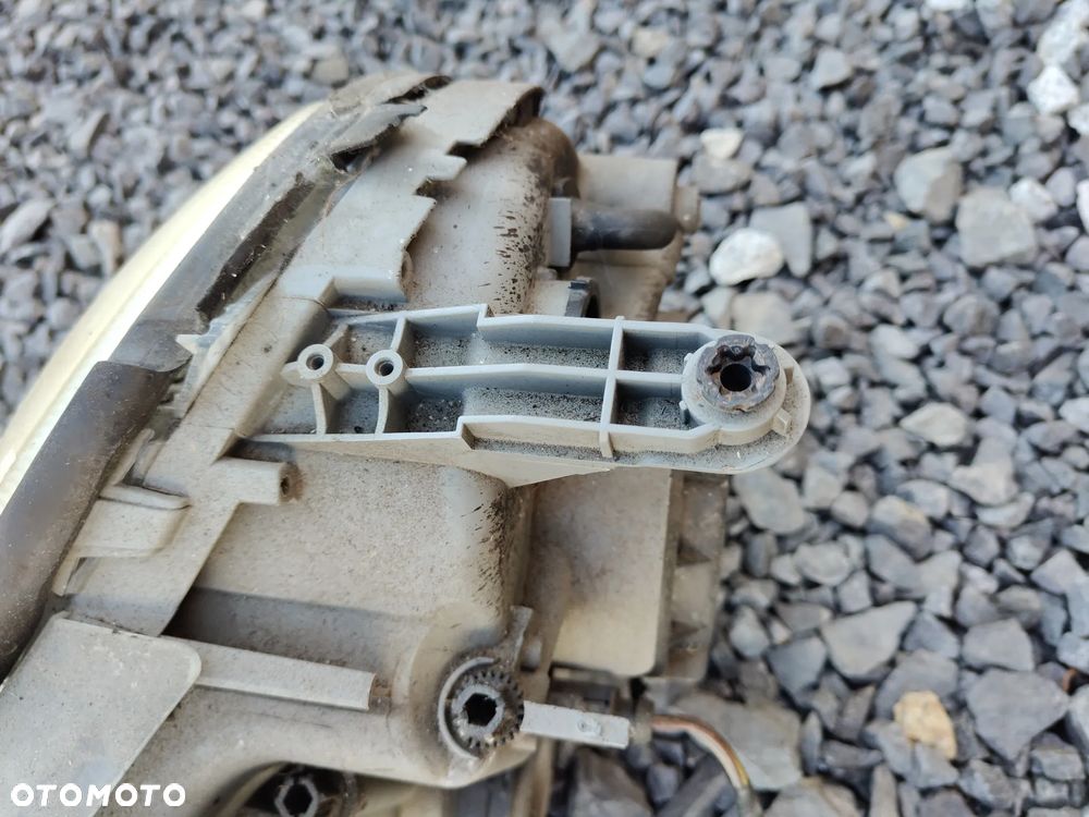 MERCEDES W209 CLK LAMPA przednia przód Prawa Lewa CAŁE ZACZEPY! uk H7 - 25