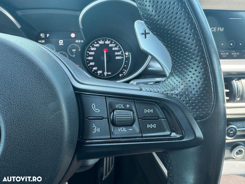 Alfa Romeo Stelvio - 18