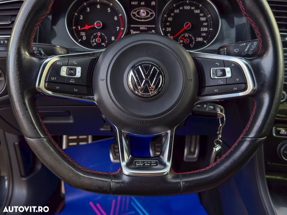 Volkswagen Golf - 16