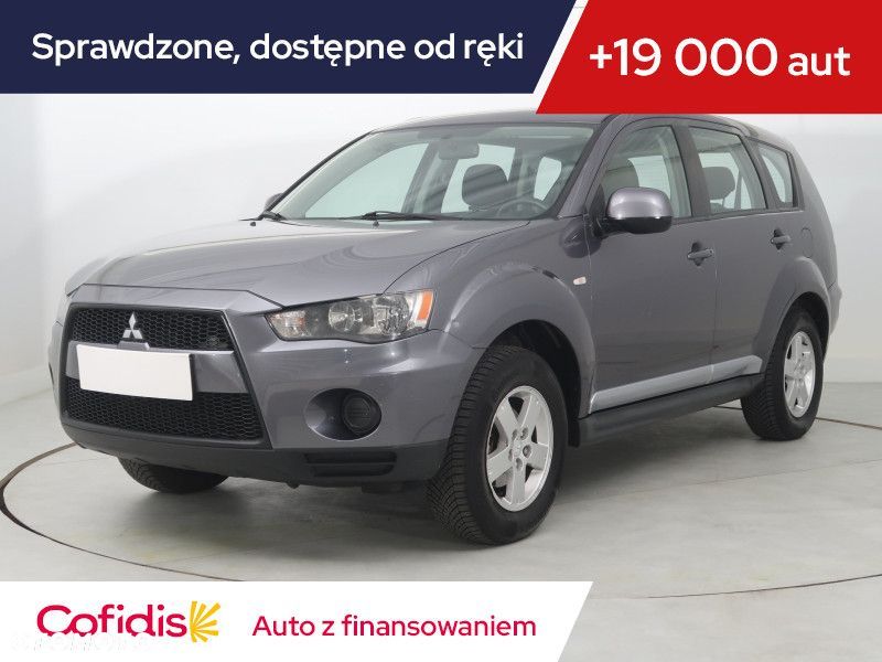 Mitsubishi Outlander - 2