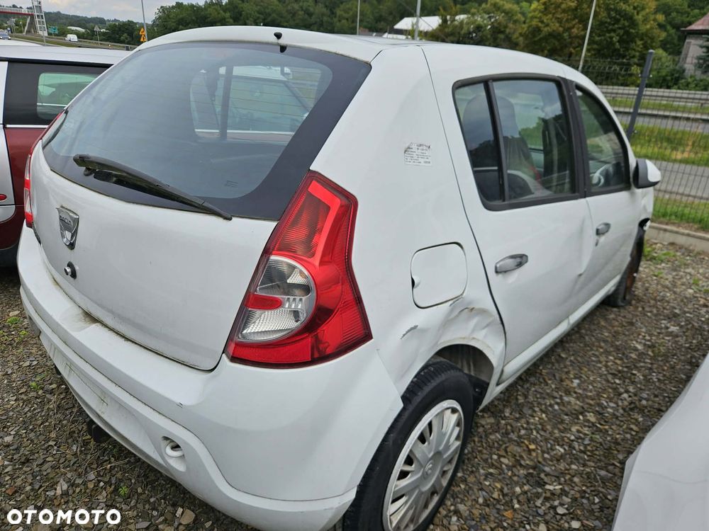 Dacia Sandero 1.2 16V Laureate II - 6