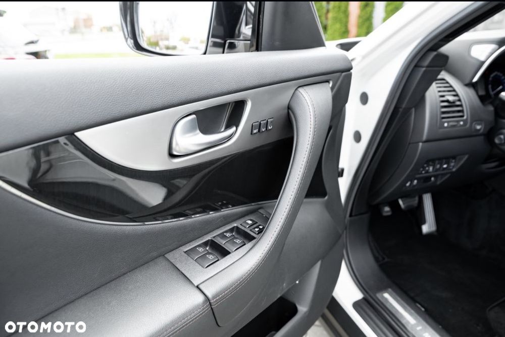 Infiniti QX70 3.0d S - 15