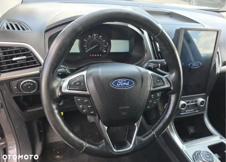 Ford Edge - 8