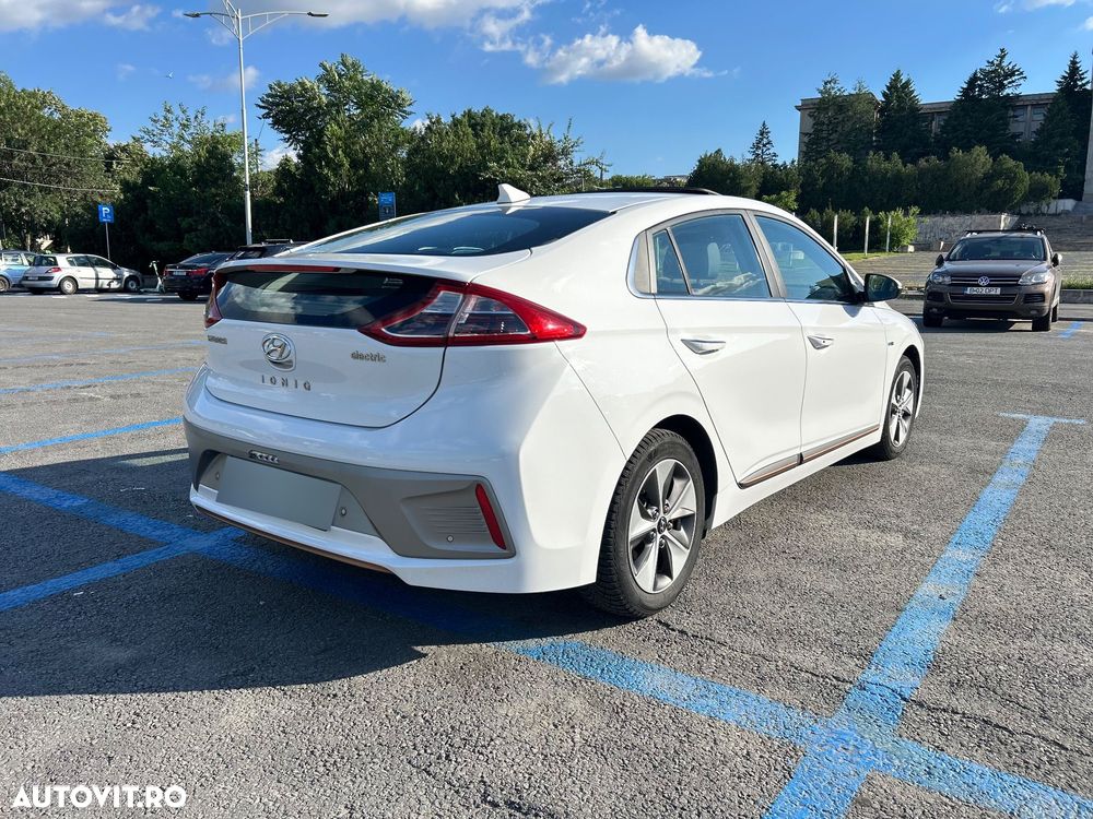 Hyundai IONIQ - 2