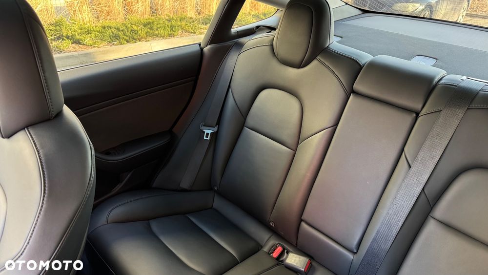 Tesla Model 3 - 21