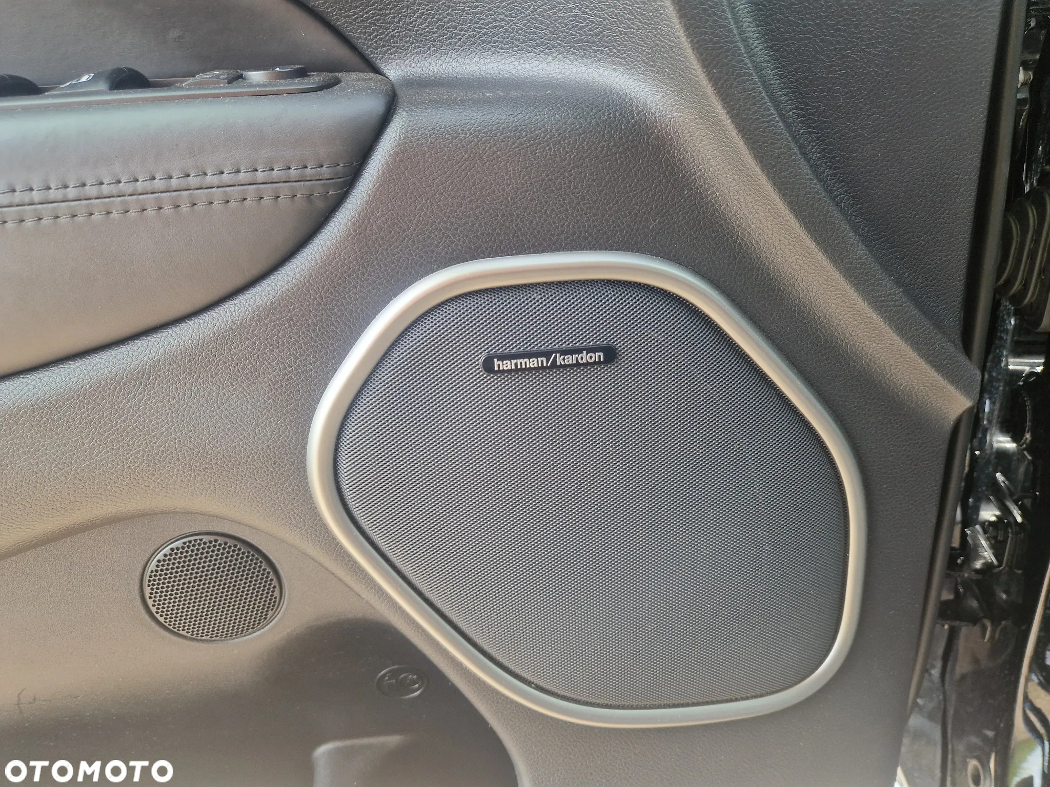 Jeep Grand Cherokee - 23