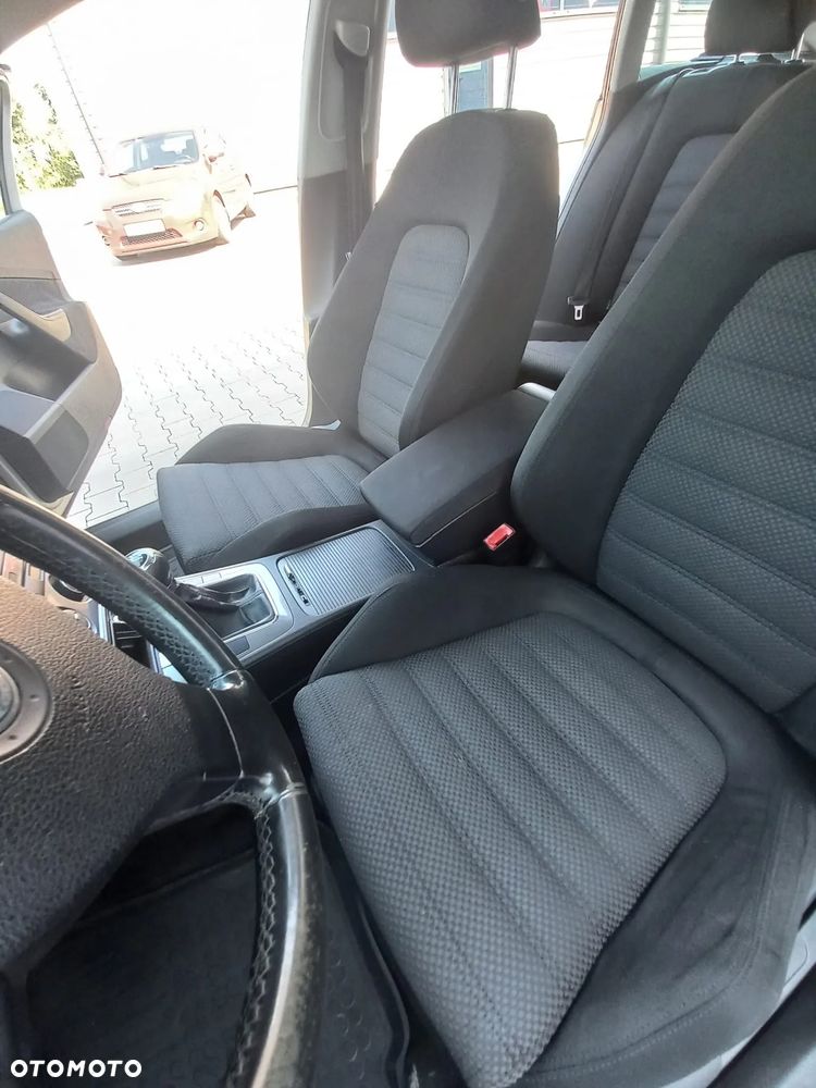 Volkswagen Passat 1.9 TDI DPF BlueMotion - 26