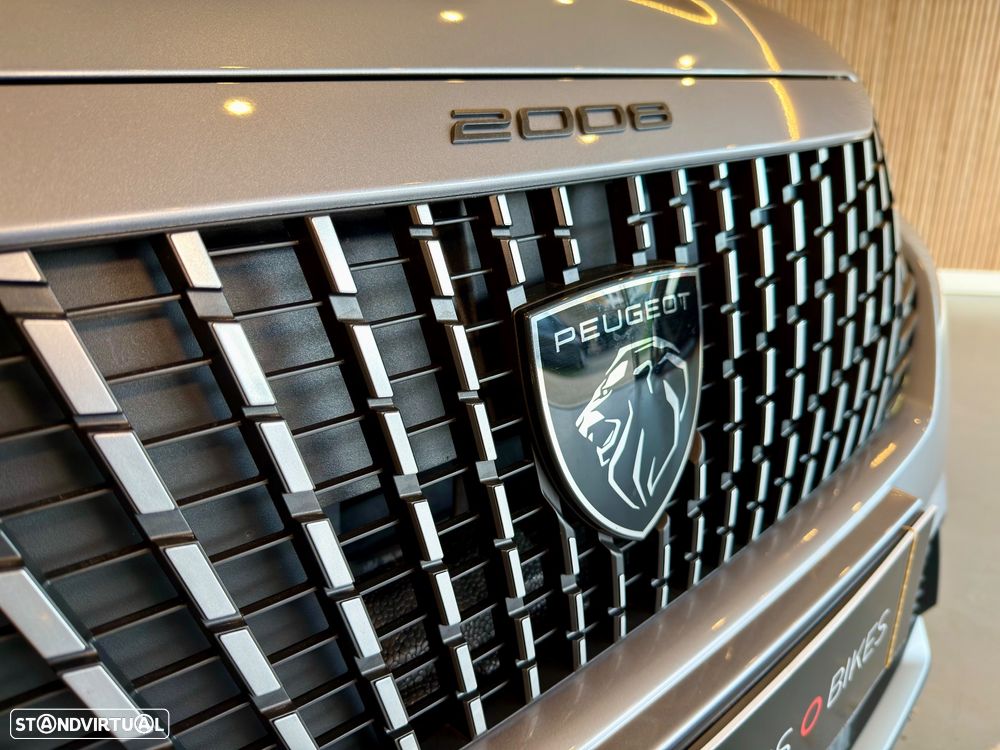 Peugeot e-2008 Allure - 27