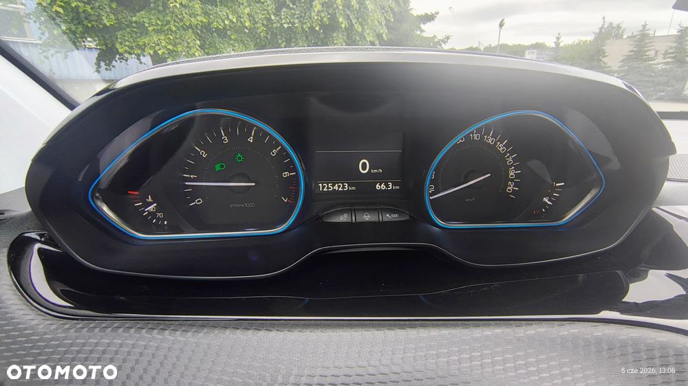 Peugeot 2008 1.2 Pure Tech GPF Allure S&S - 15