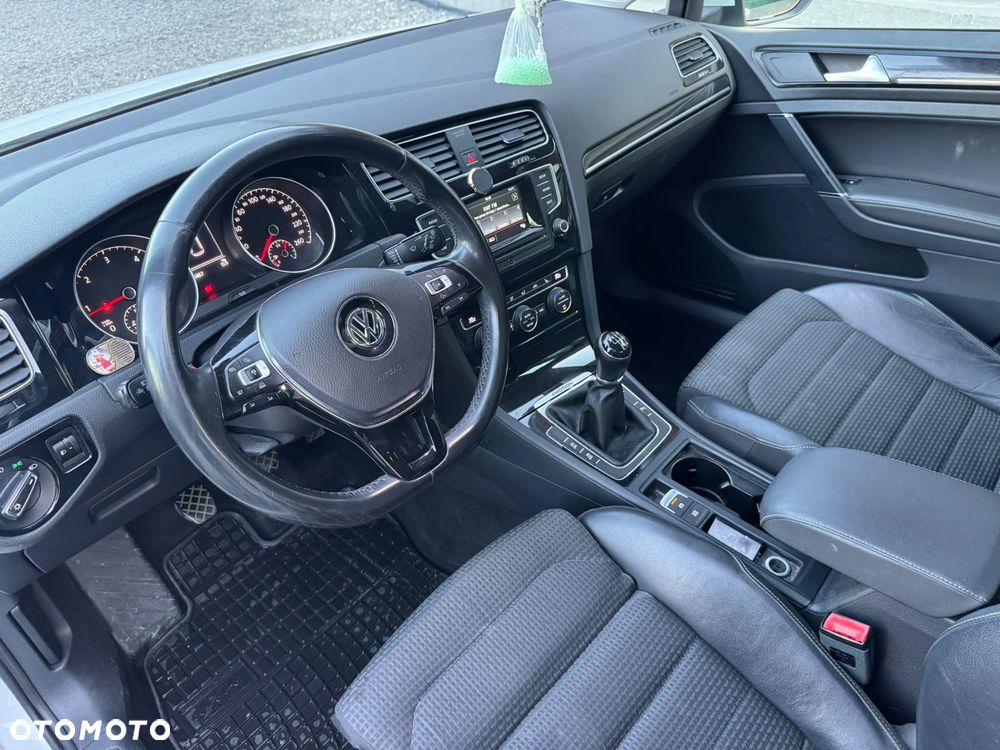 Volkswagen Golf 1.6 TDI BlueMot Comfortline - 12