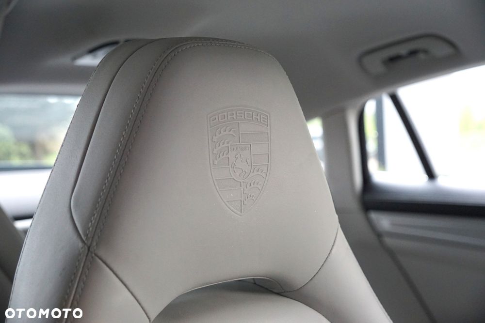Porsche Panamera 4 - 22
