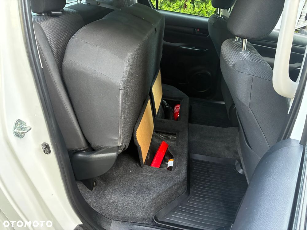 Toyota Hilux 2.4 D-4D Double Cab DLX 4x4 - 25